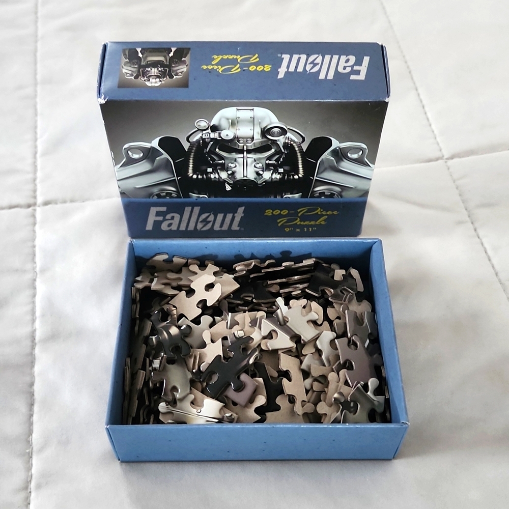 Fallout 200 Piece Puzzle Jigsaw 9“ X 11“ Bethesda USAopoly T-60 Power Armor - Picture 5 of 5